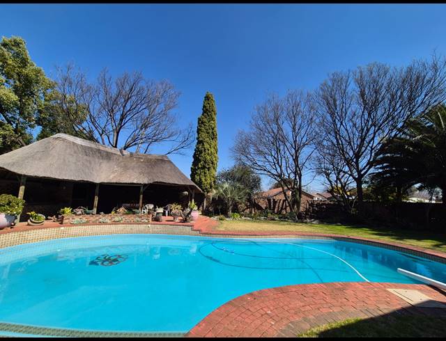 4 BEDROOM HOUSE FOR SALE IN BISHOPS BAY